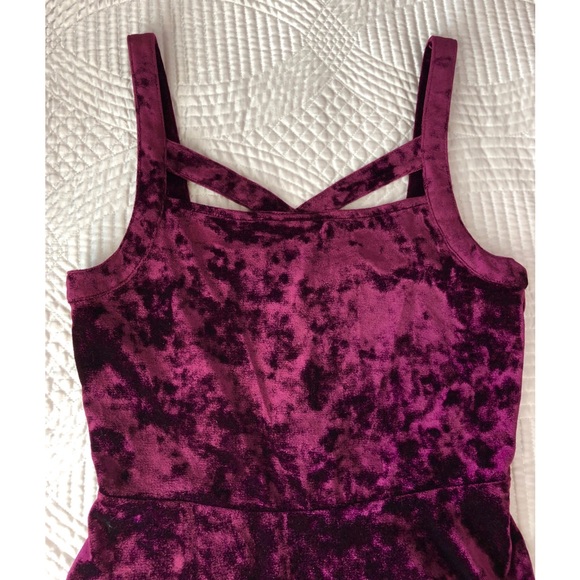 Forever 21 | Strappy crushed velvet skater dress - Picture 2 of 4